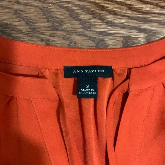 Anne Taylor Blouse - Picture 2 of 3